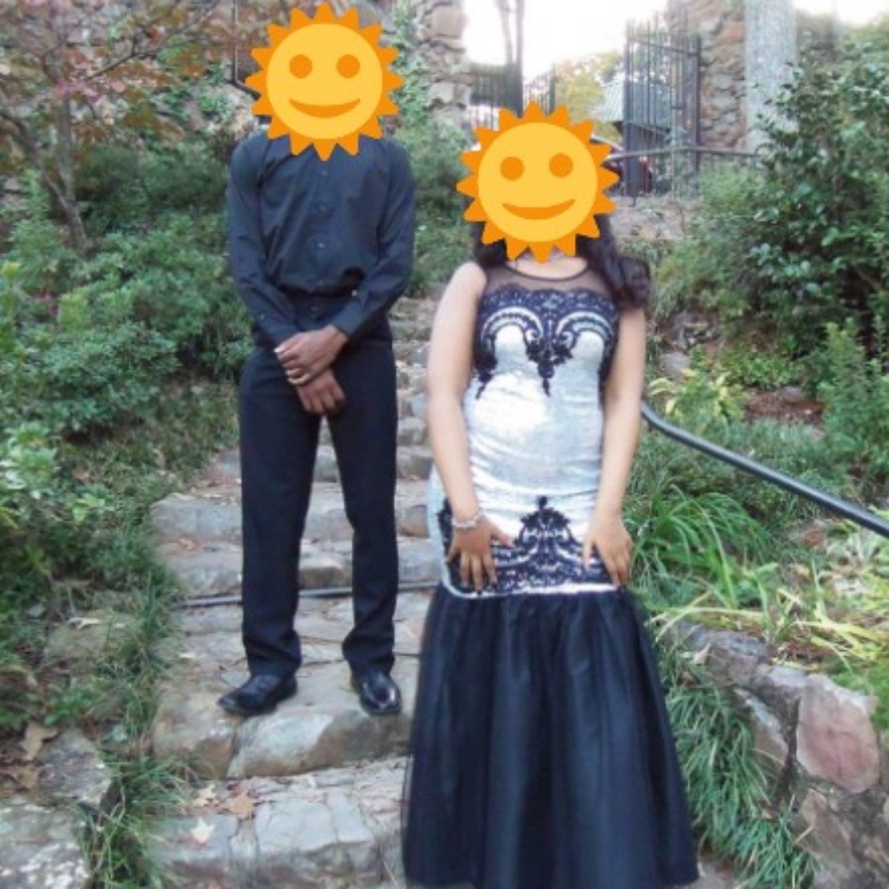 🔥Prom Dress🔥 - Picture 3 of 3